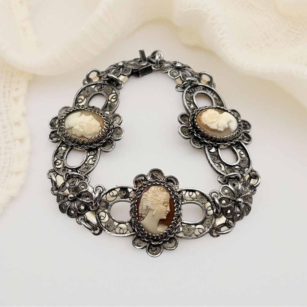 Vintage 800 Silver Filigree Cameo Link Bracelet Hand Carved Shell | 7” | Signed
